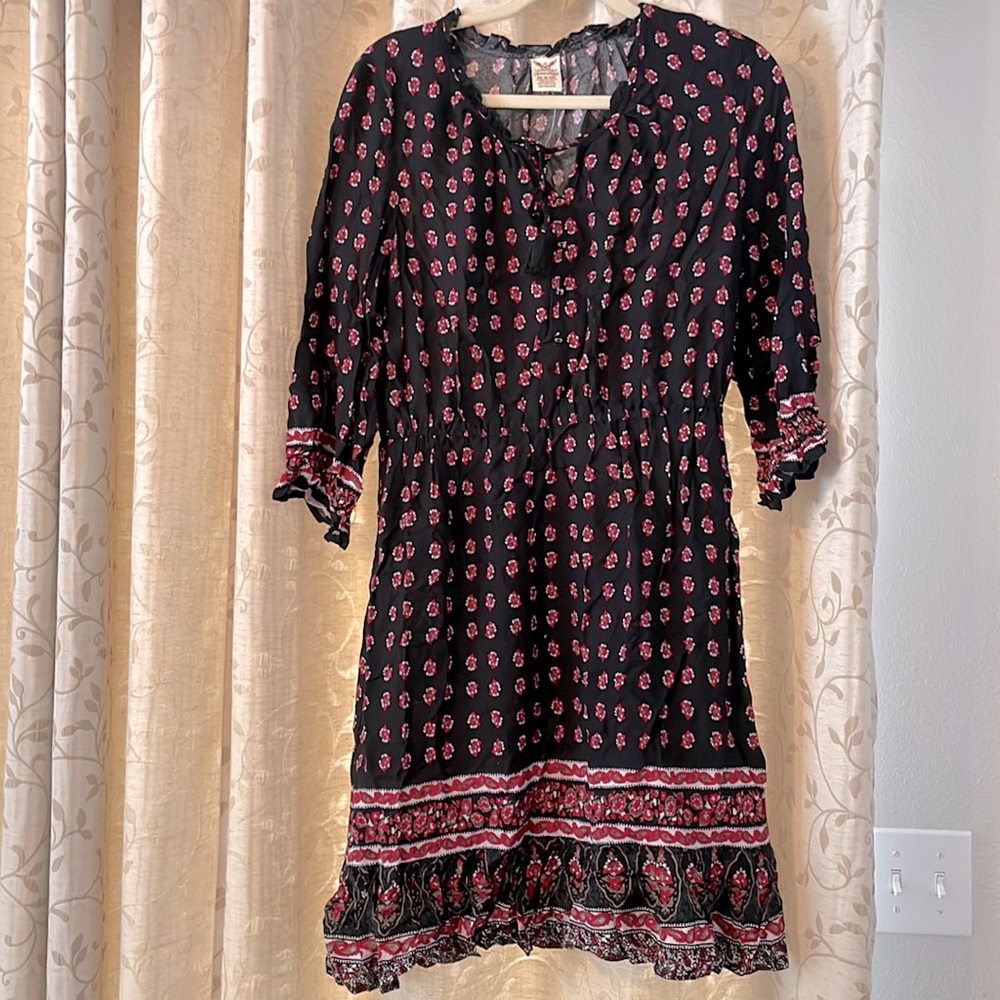Black and red easy wear women’s casual dress